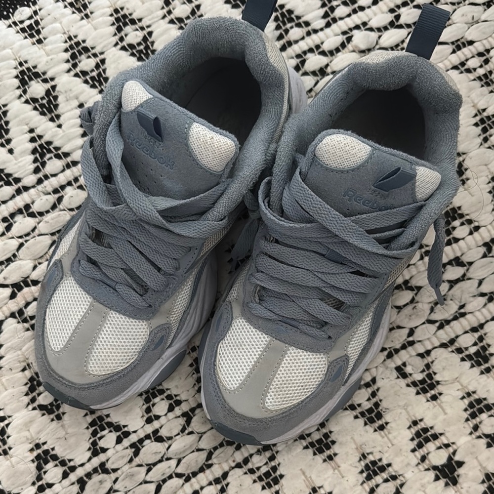 Reebok Gray Chunky Sneakers Athletic Style unisex